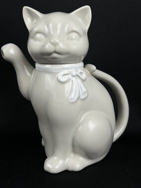 Porcelain Cat Teapot Tea For One White Kitten 6.5" Crowning Touch Made in Japan